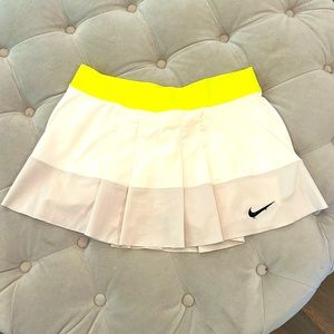 Nike Size M Dri-Fit Tennis Skirt